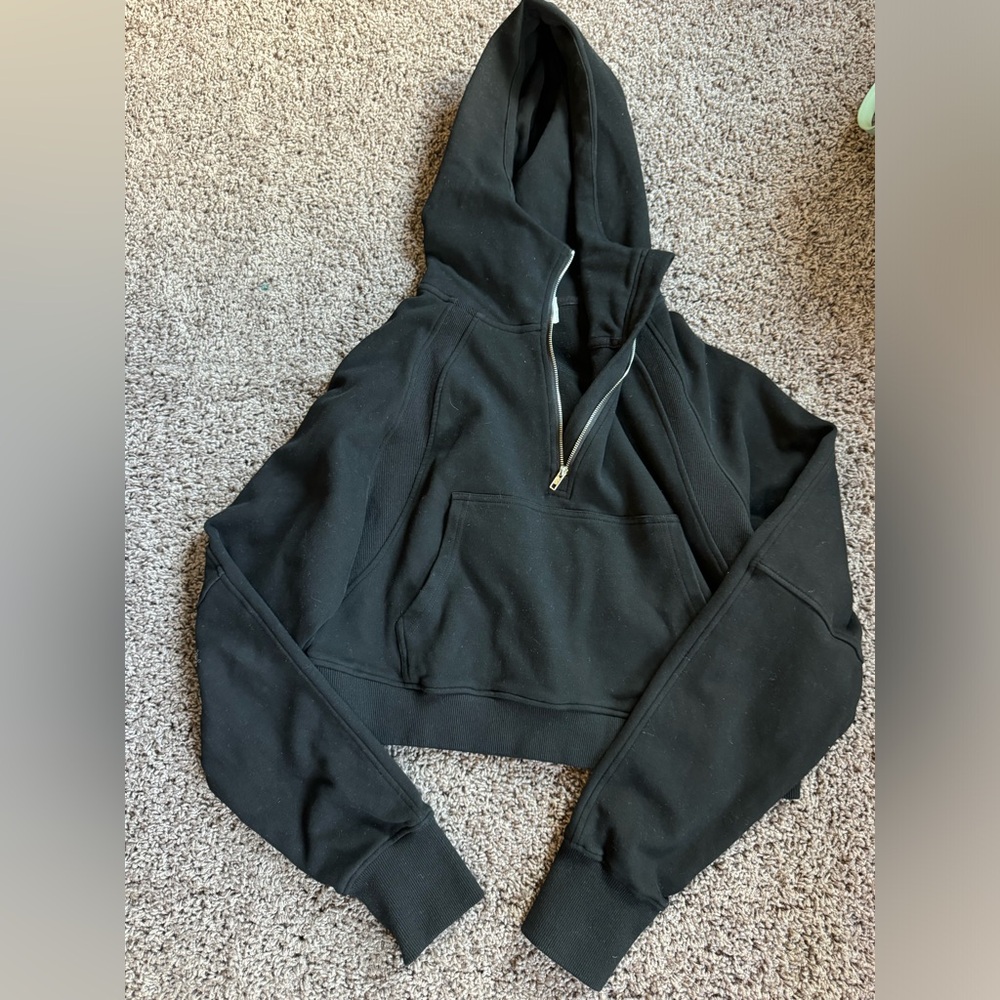 Black Zyia crop 1-4 zip
